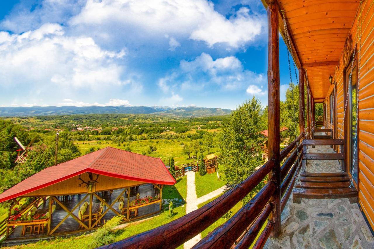 Pensiunea La Maria Lu' Sandoiu Hotel Poenari Exterior foto
