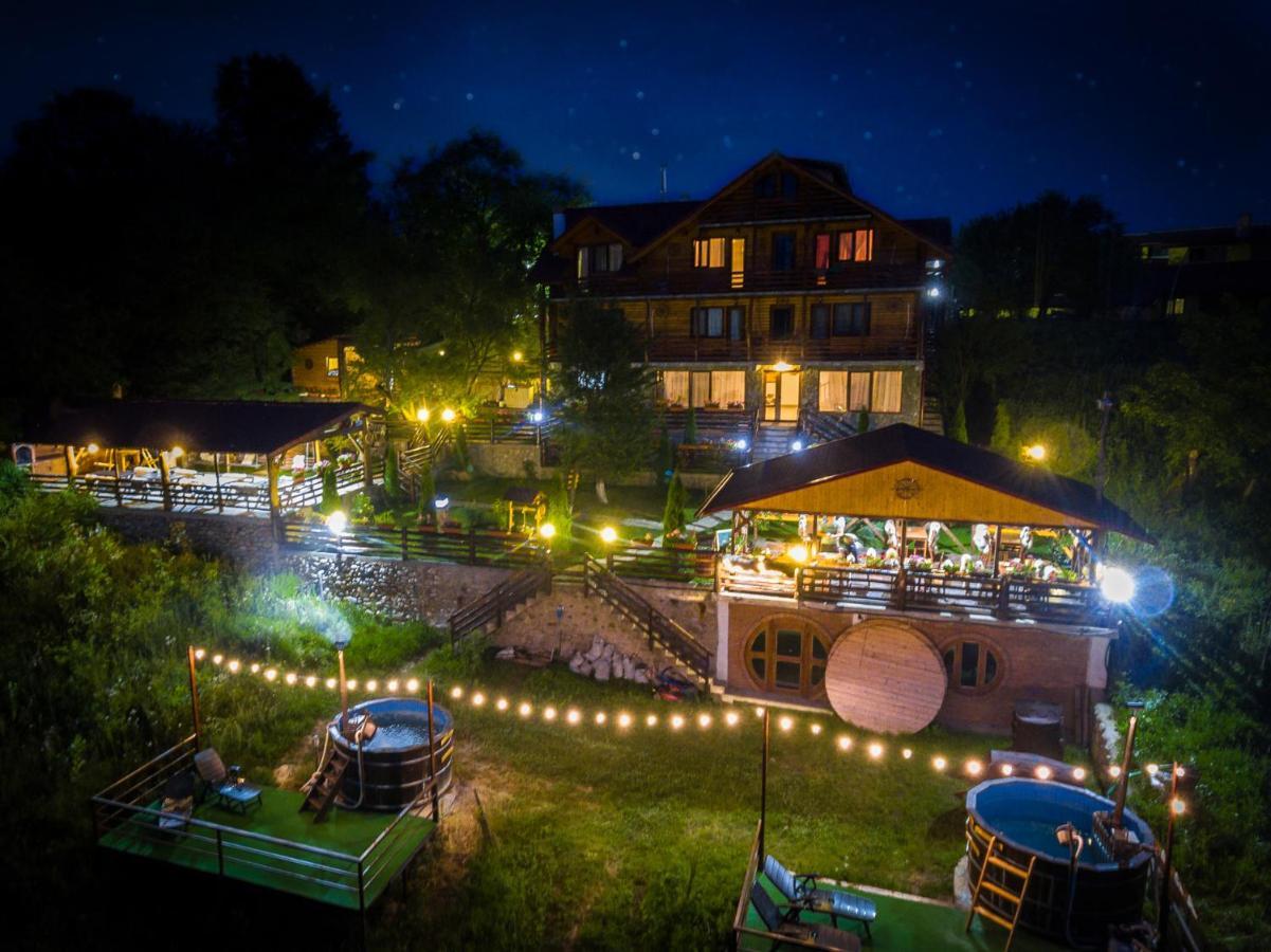 Pensiunea La Maria Lu' Sandoiu Hotel Poenari Exterior foto