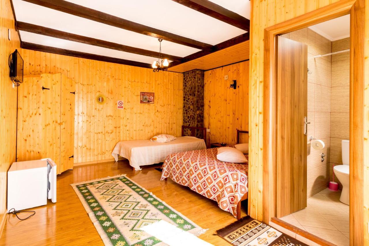 Pensiunea La Maria Lu' Sandoiu Hotel Poenari Exterior foto