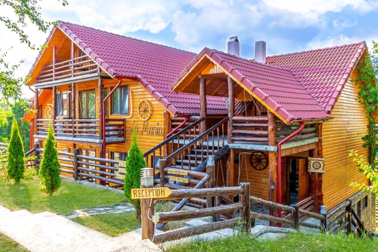 Pensiunea La Maria Lu' Sandoiu Hotel Poenari Exterior foto