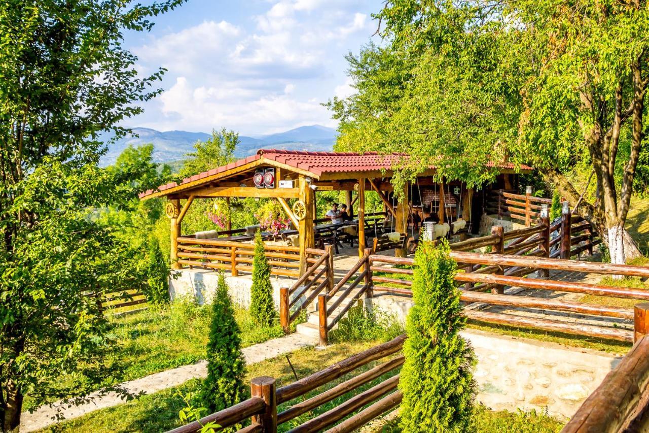 Pensiunea La Maria Lu' Sandoiu Hotel Poenari Exterior foto