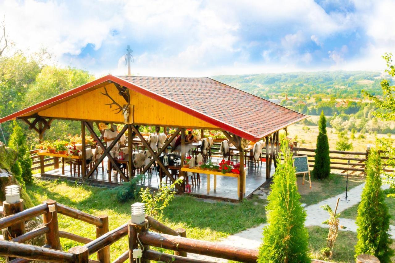 Pensiunea La Maria Lu' Sandoiu Hotel Poenari Exterior foto