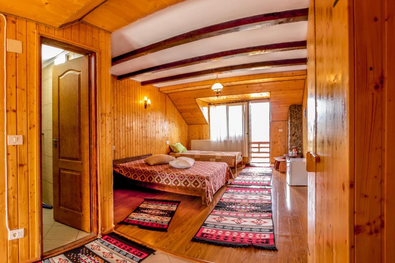 Pensiunea La Maria Lu' Sandoiu Hotel Poenari Exterior foto